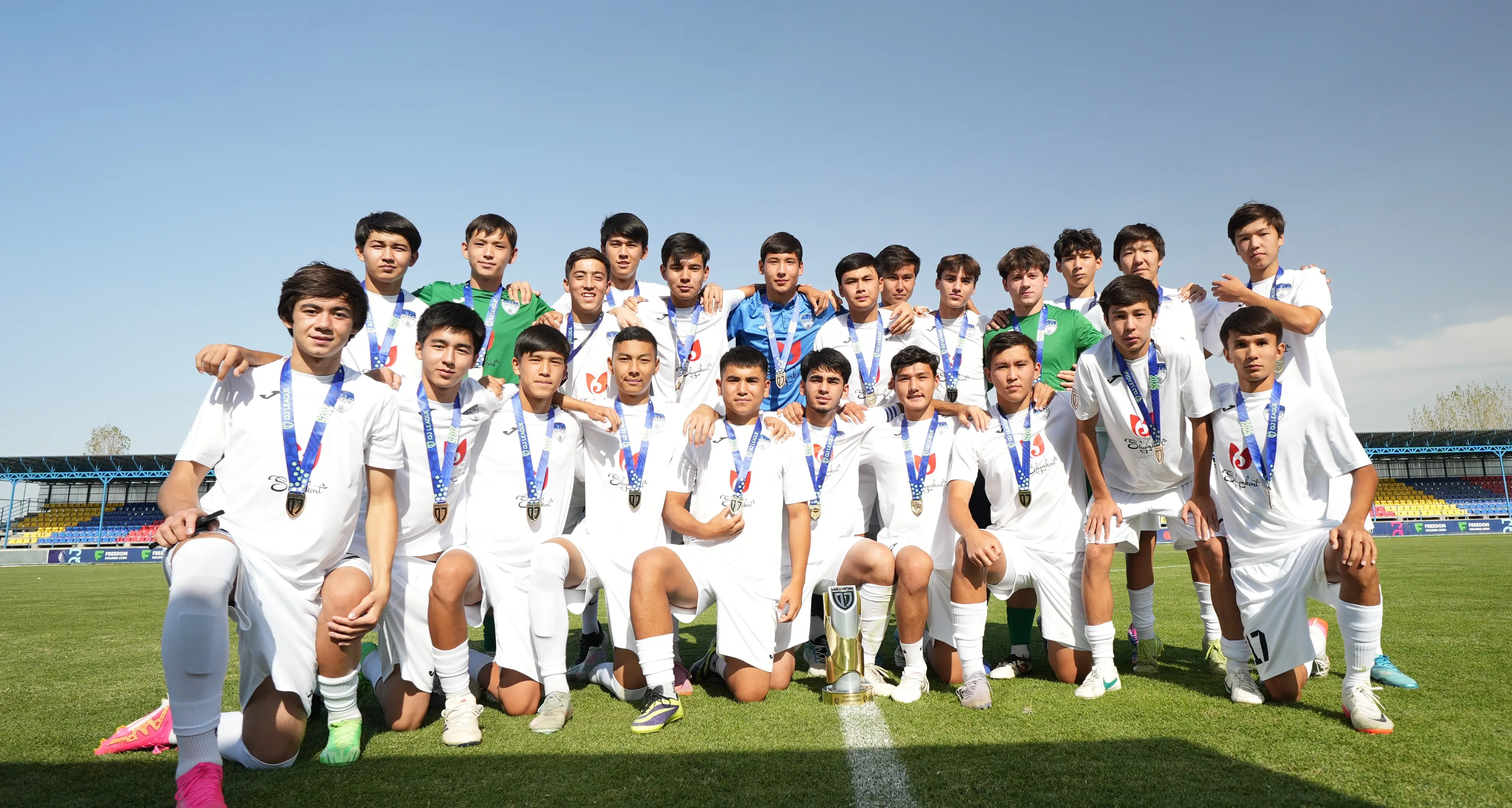 Ontustik players lifted the trophy!