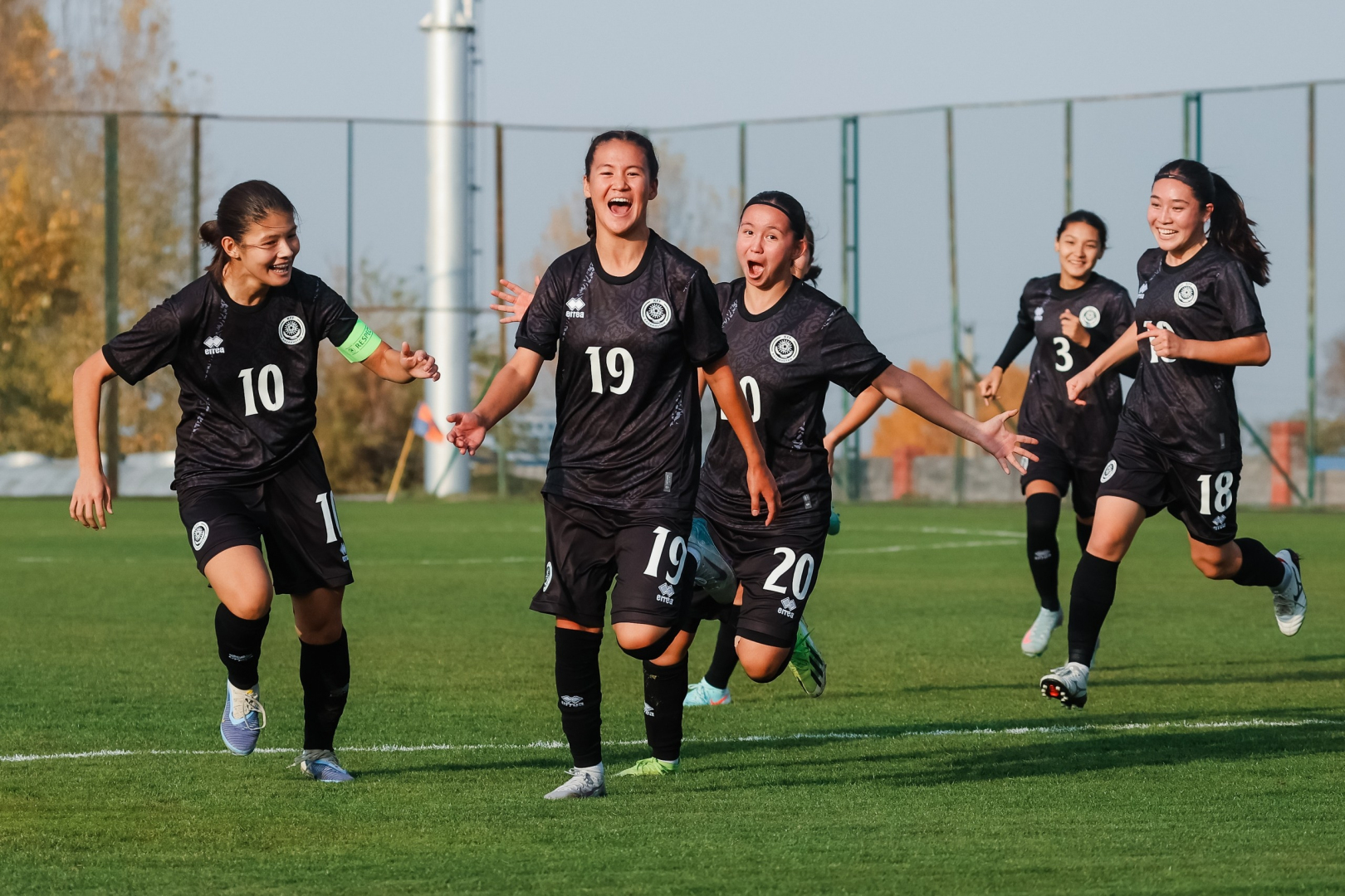 Freedom QJ League W турнирінде өнер көрсеткен футболшы қыздар WU-19 және WU-17 ұлттық құрамаларына шақырту алды!