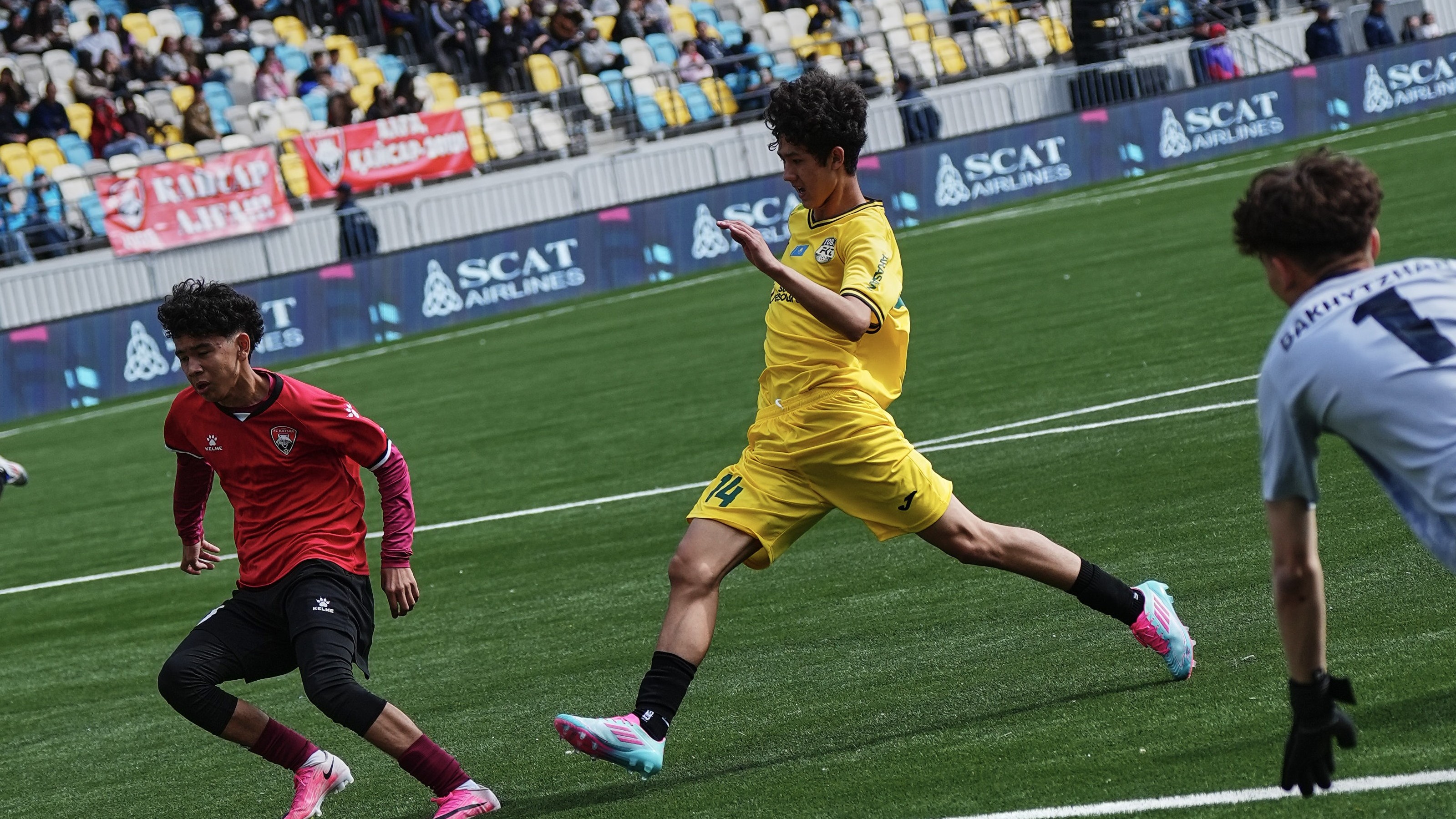 Бірде-бір тең ойын жоқ: Freedom QJ League 1-туры қалай өтті