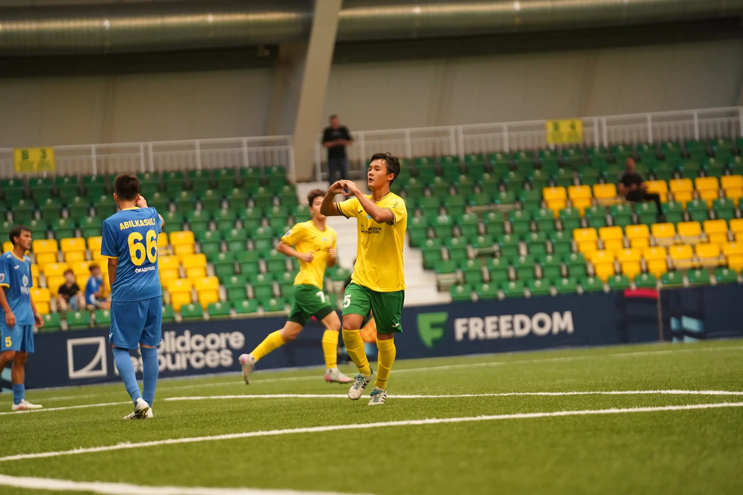 Огненный тур в Лигах U17, U16 и U15: камбэки, пента-трик и сумасшедшие 12:1