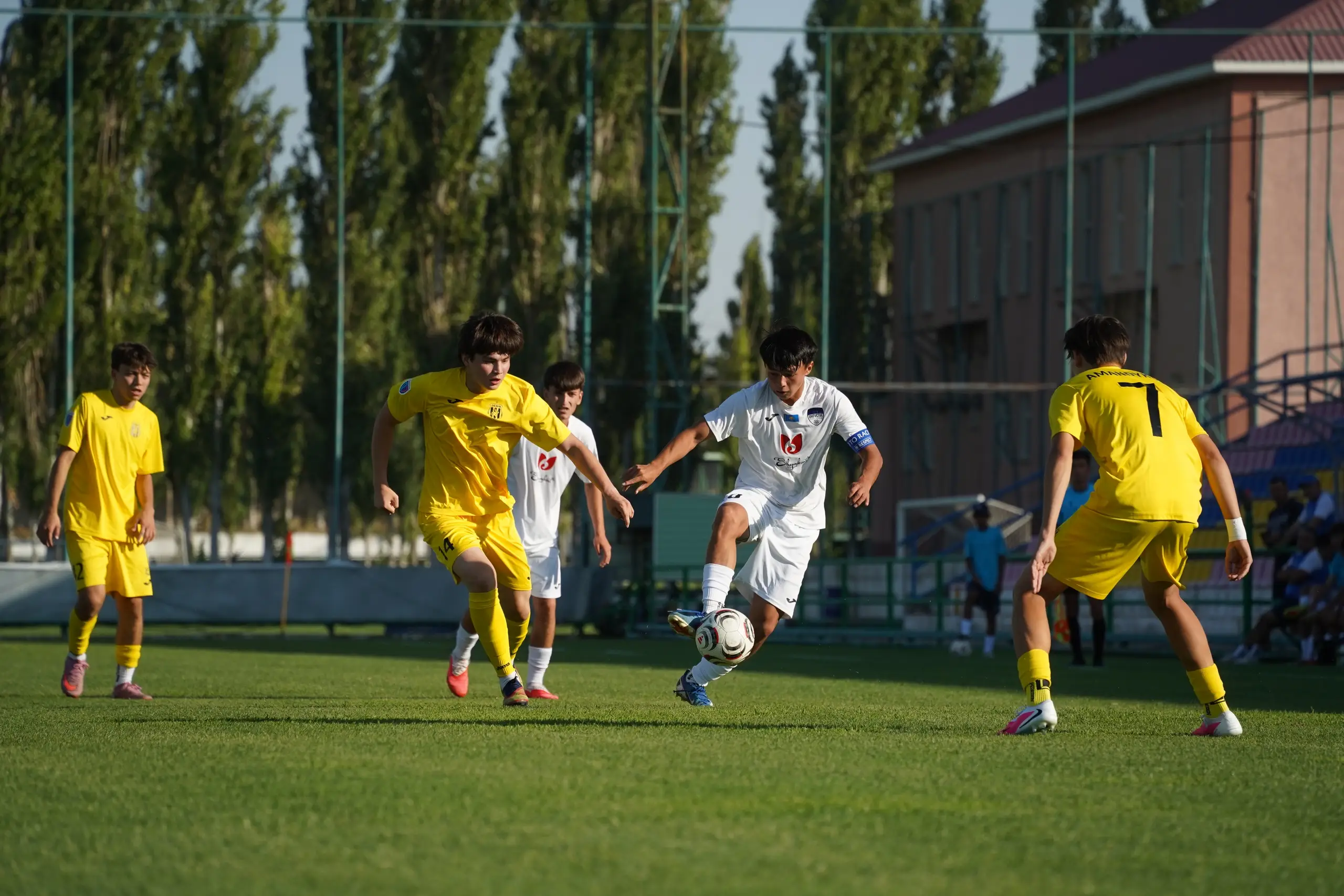 «Жеңіс» тағы да ұпай жоғалтты: Freedom QJ League B 14-туры қалай өтті